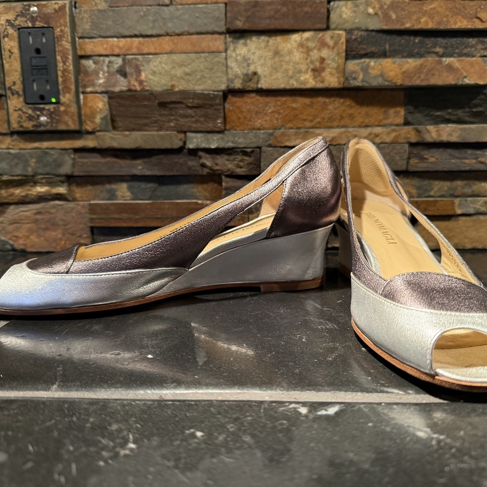 Bruno Magli Peep-Toe Wedge Heel Pump size US 6.5 AA Metallic Silver Gray Leather